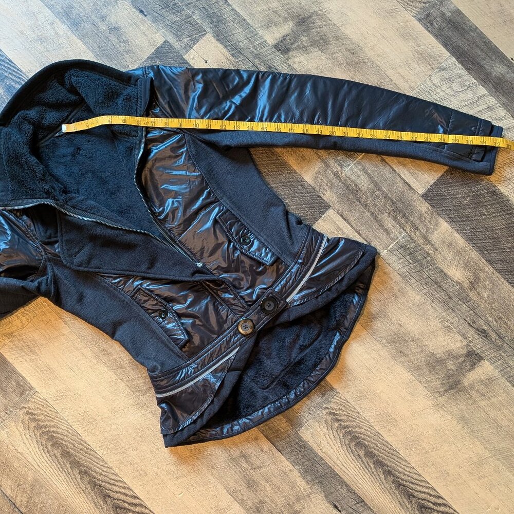Lululemon Pedal Power Jacket Black Fleece Interior - Picture 8 of 8